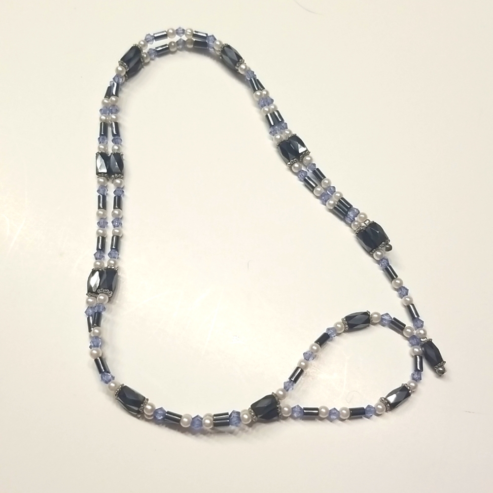 Necklace/bracelet magnetic